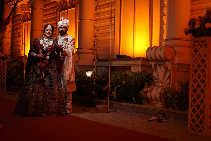 Warm light, big venue — wedding photography by Studio City Photography, Delhi